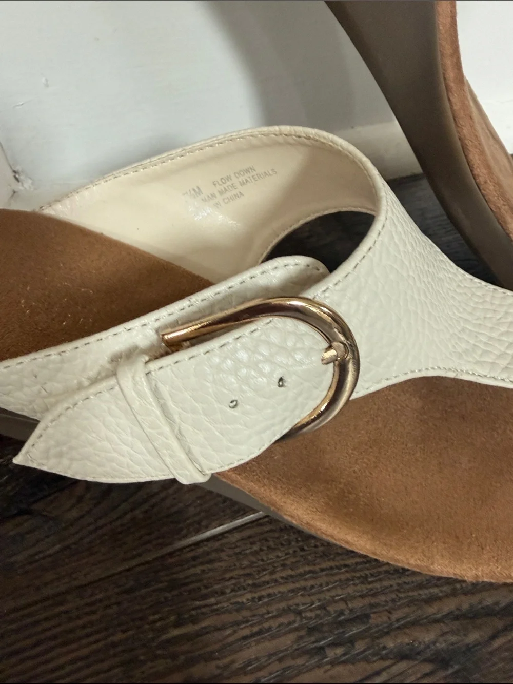 Aerosoles Flow Down Women's Wedge Thong Sandals with Buckle Ivory Gold 7.5